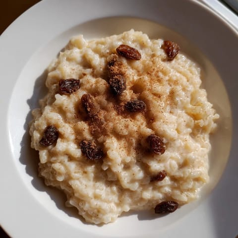 Creamy Cinnamon Raisin Rice Pudding